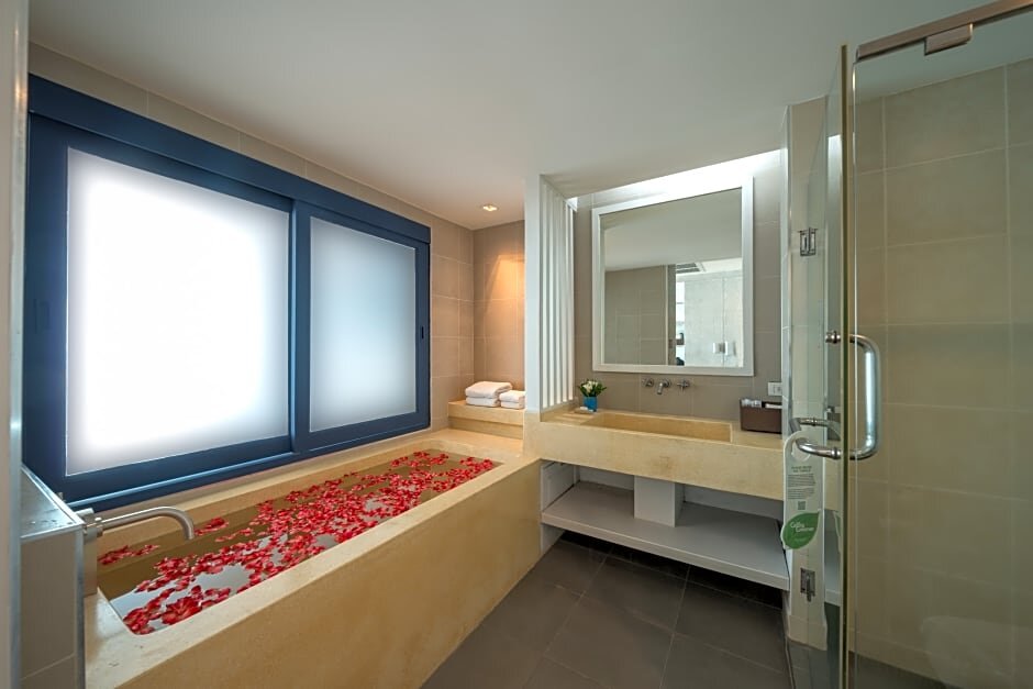 Deluxe Zimmer an der Küste Andamantra Resort and Villa Phuket - SHA Extra Plus