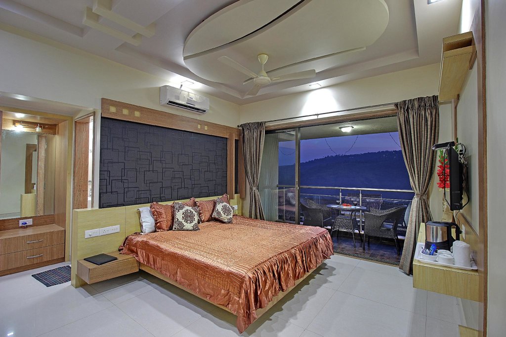 Family Suite with mountain view Sterling Panchgani