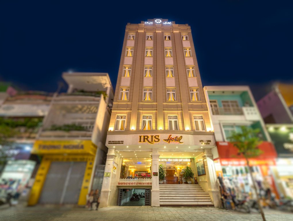 Кровать в общем номере Iris Hotel Da Nang