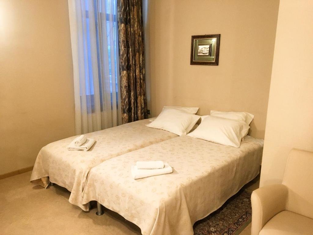 Standard Quadruple room "room in Guest Room - Valensija - Family Room "