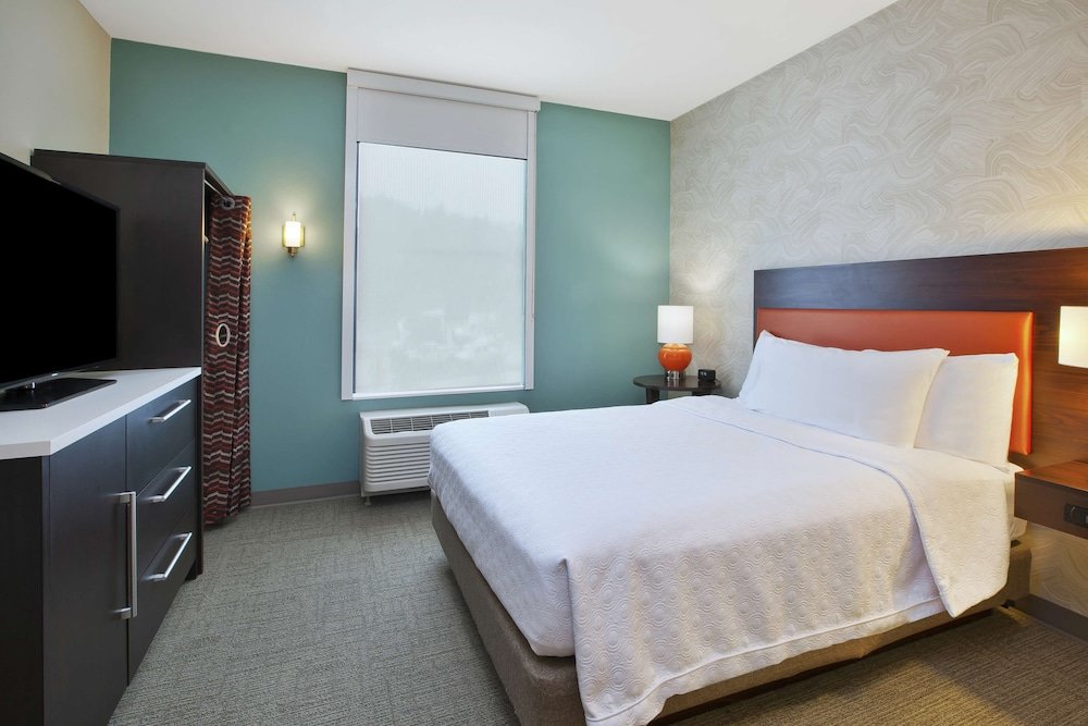 Suite 1 camera da letto Home2 Suites By Hilton Holland