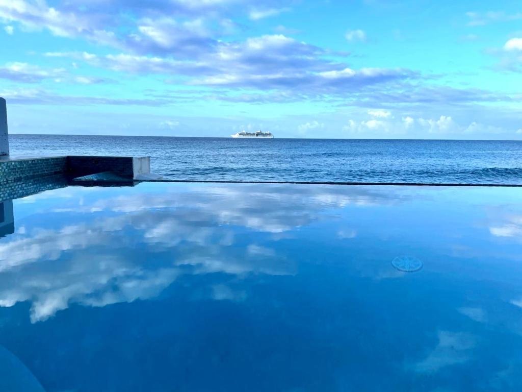 Villa One Hundred Million Dollar Yacht On Land 5 star Villa Namaste in Pelican Key