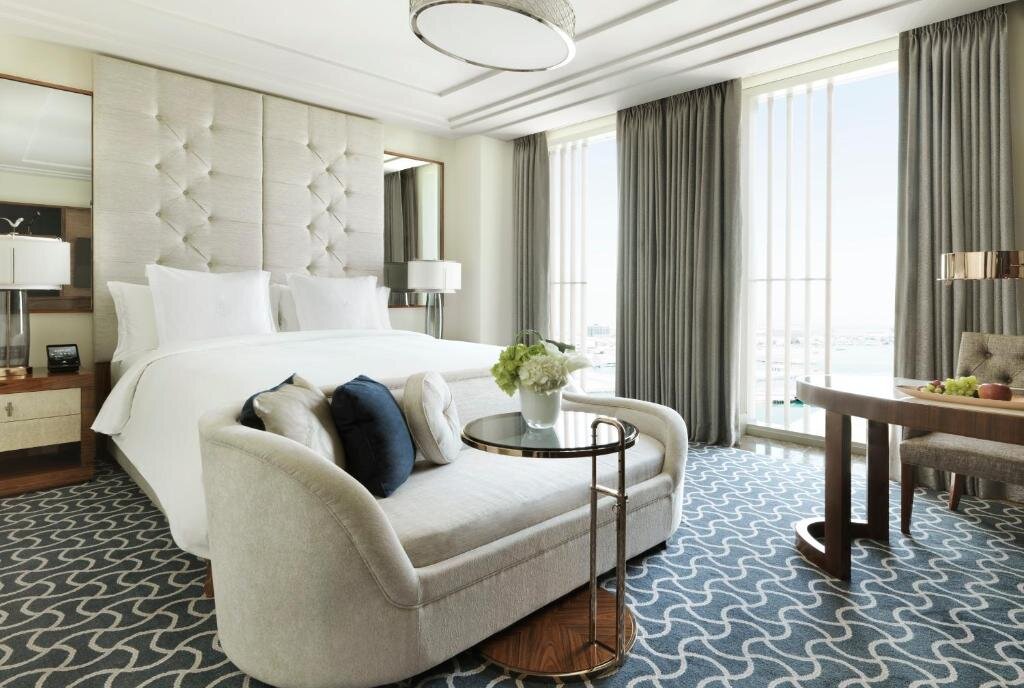 Двухместный номер Superior Four Seasons Hotel Abu Dhabi at Al Maryah Island