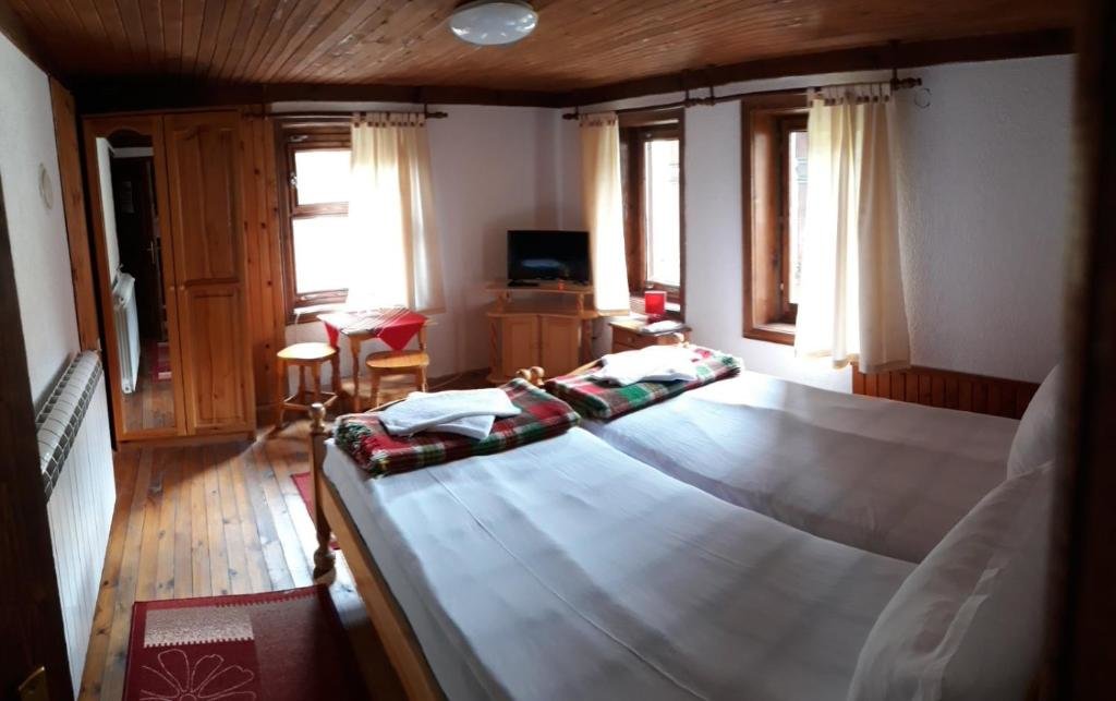 Standard Double room with balcony Sarafova Guest House
