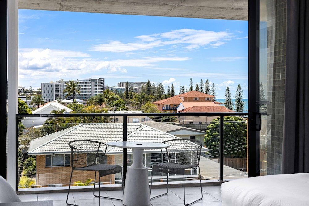Четырёхместный номер Superior с балконом The Sebel Brisbane Margate Beach