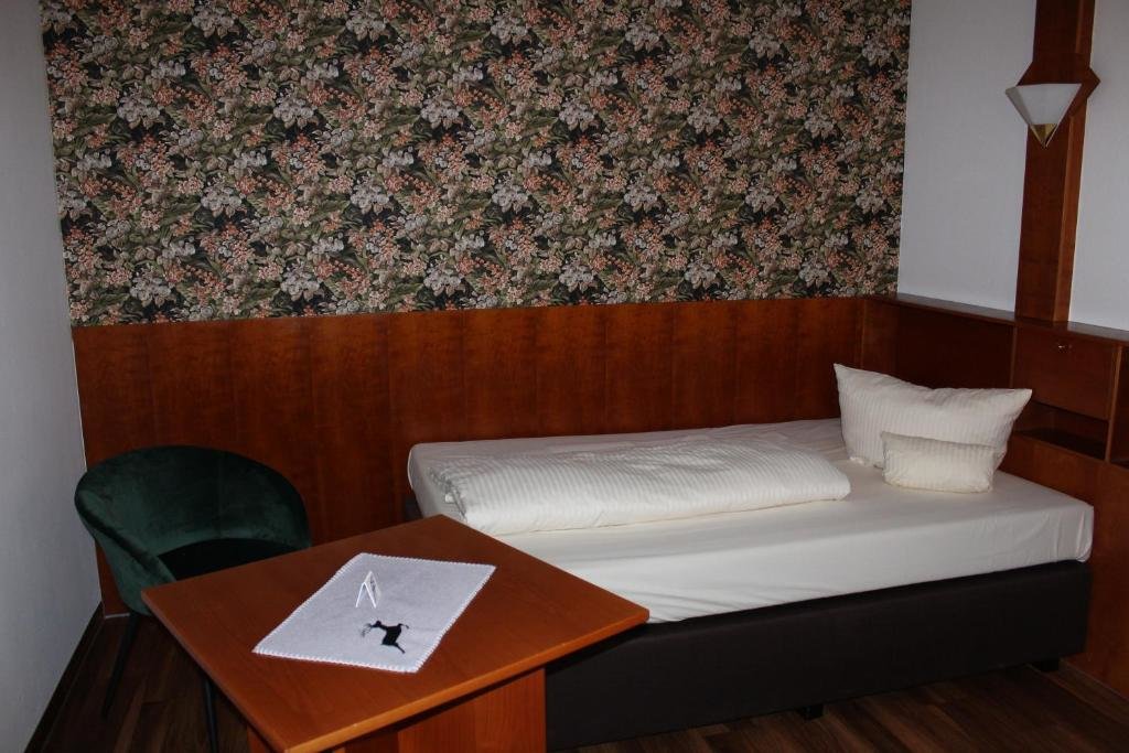 Standard room Land-gut-Hotel Forsthof