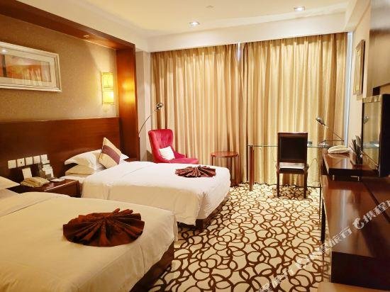 Двухместный люкс Deluxe Dynasty International Hotel Kunming