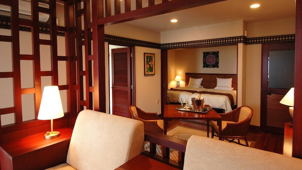 Люкс Superior с балконом Shigira Bayside Suite Allamanda