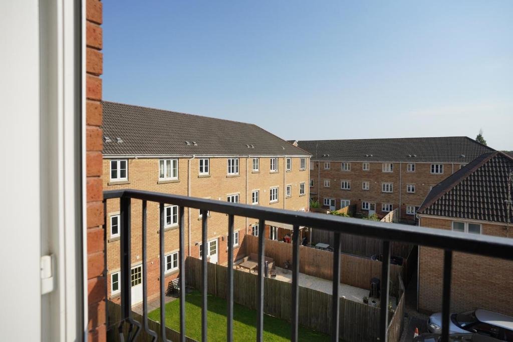 Apartment Rowsby Court - Stylish Apartment with Private Parking