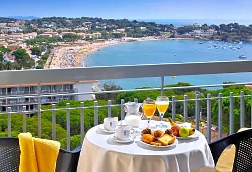 Habitación Estándar con balcón y con vista al mar GHT S'Agaró Mar Hotel