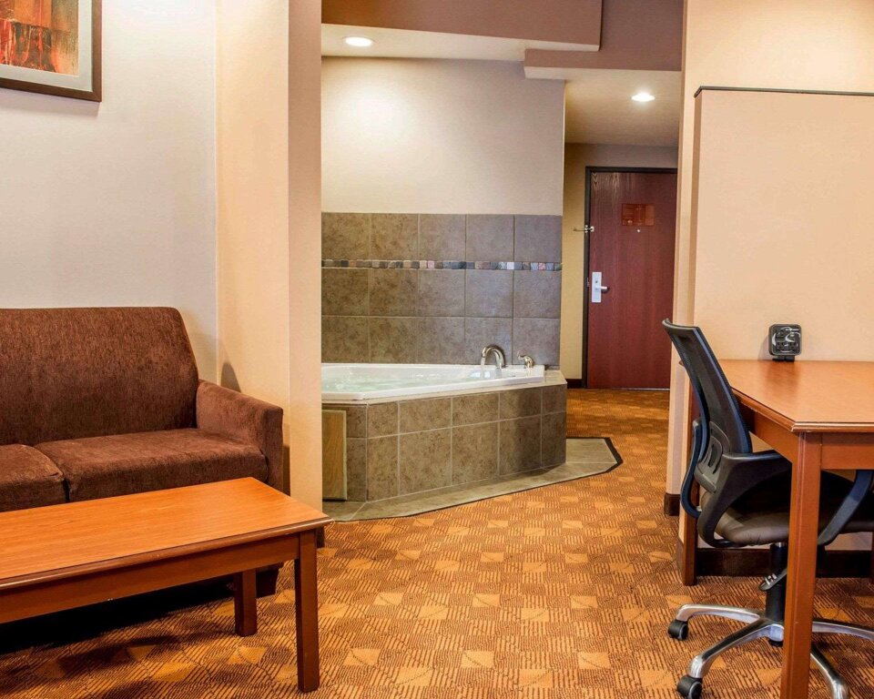 Двухместный люкс Business Comfort Suites Monaca