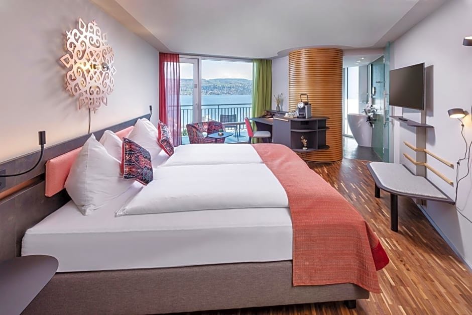 Номер Standard с балконом и с видом на озеро Sedartis Swiss Quality Hotel