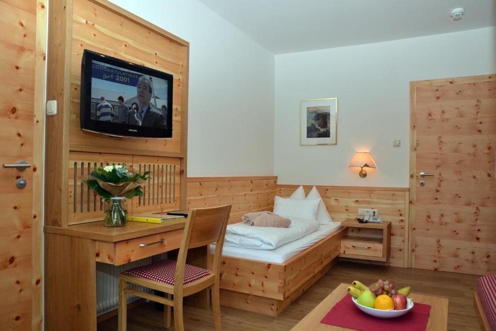Standard Einzel Zimmer mit Balkon Hotel Rauscher und Paracelsus