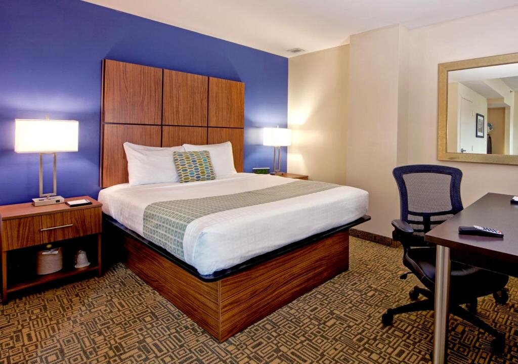 Standard suite Kellogg Conference Hotel at Gallaudet University