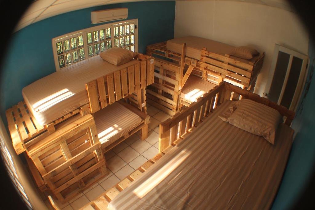 Кровать в общем номере Panama Beach Lodge