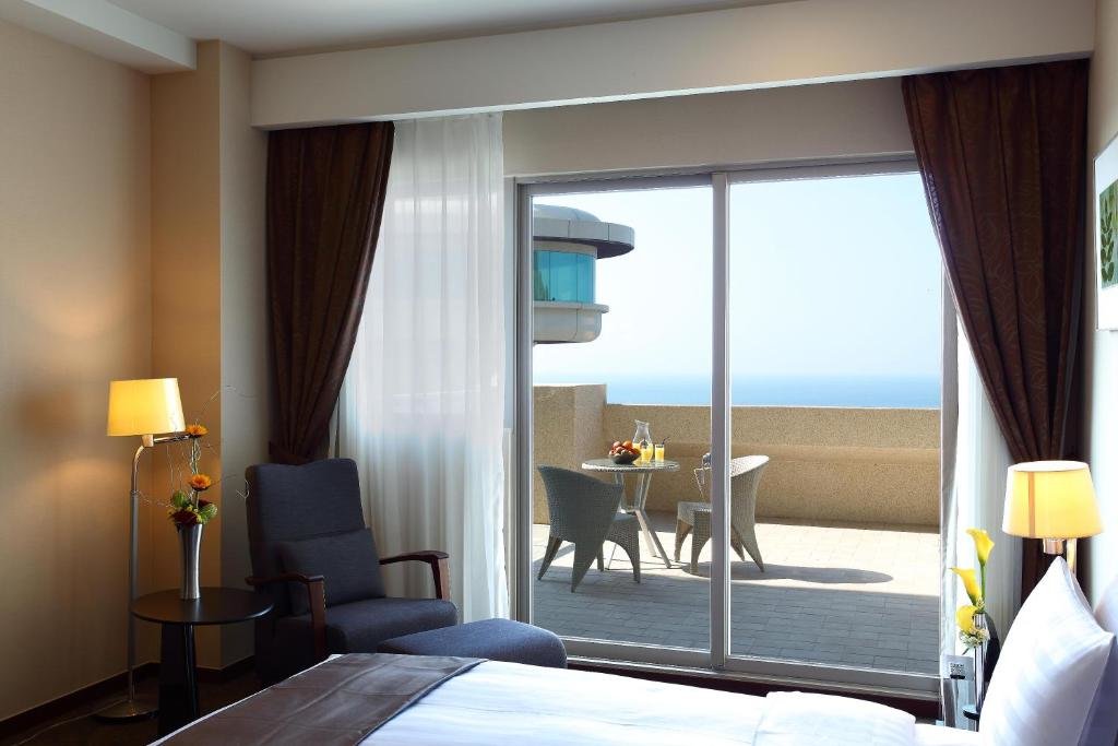 Camera tripla Standard con balcone e con vista mare H Resort