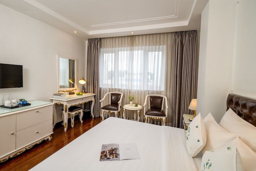 Deluxe room with city view Alagon Saigon Hotel & Spa