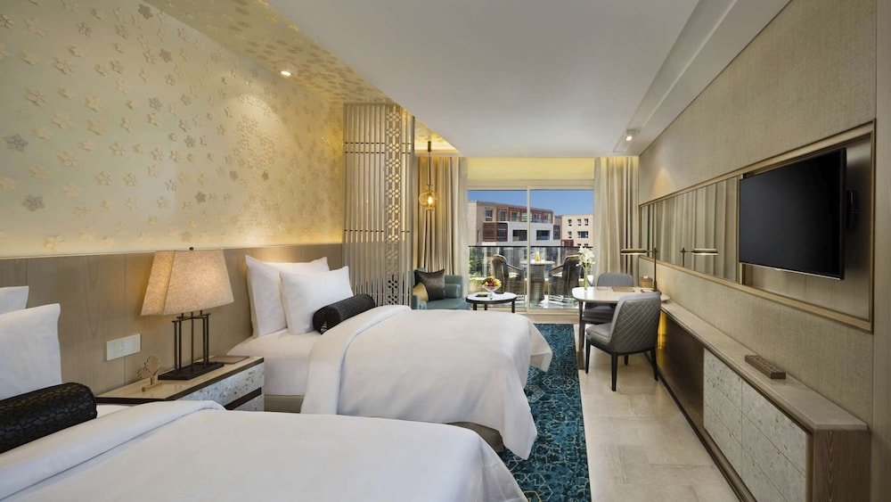 Номер Deluxe с балконом и с красивым видом из окна Kempinski Summerland Hotel & Resort Beirut