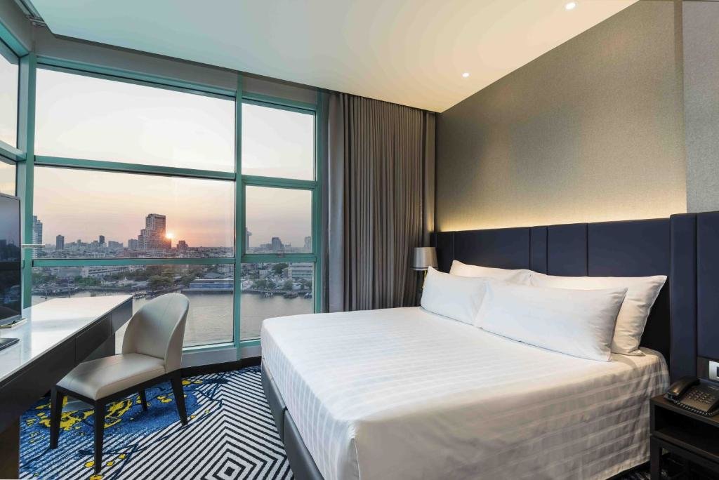 Люкс c 1 комнатой с видом на реку Отель Chatrium Riverside Bangkok