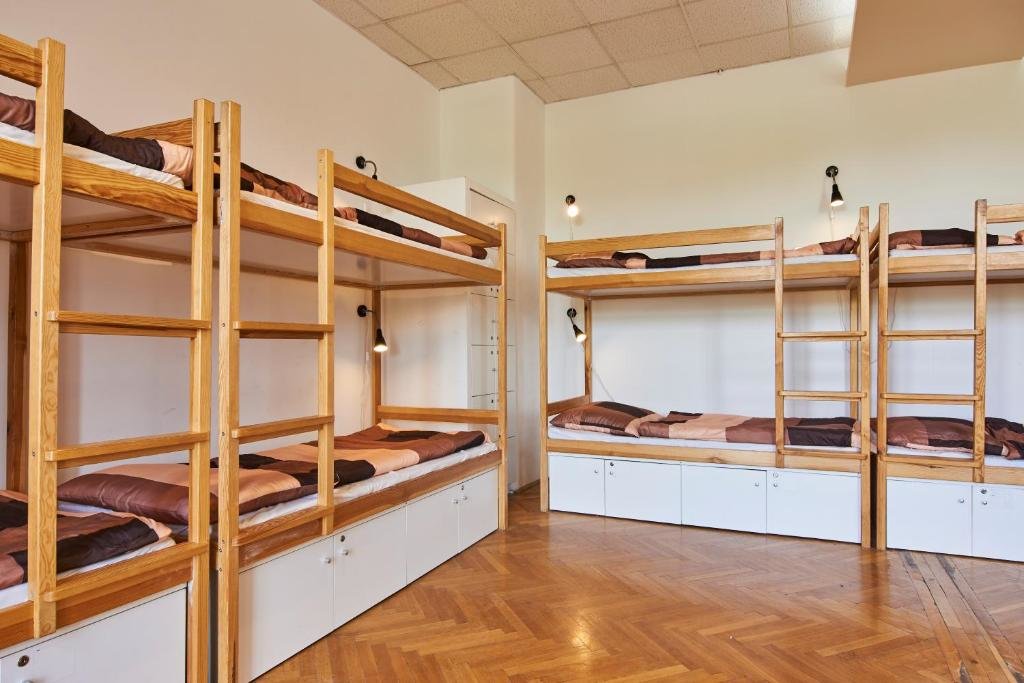 Кровать в общем номере (женский номер) B3 Hostel Budapest
