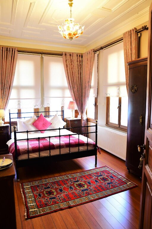 Двухместный номер Standard Ottoman Suites by Sera House