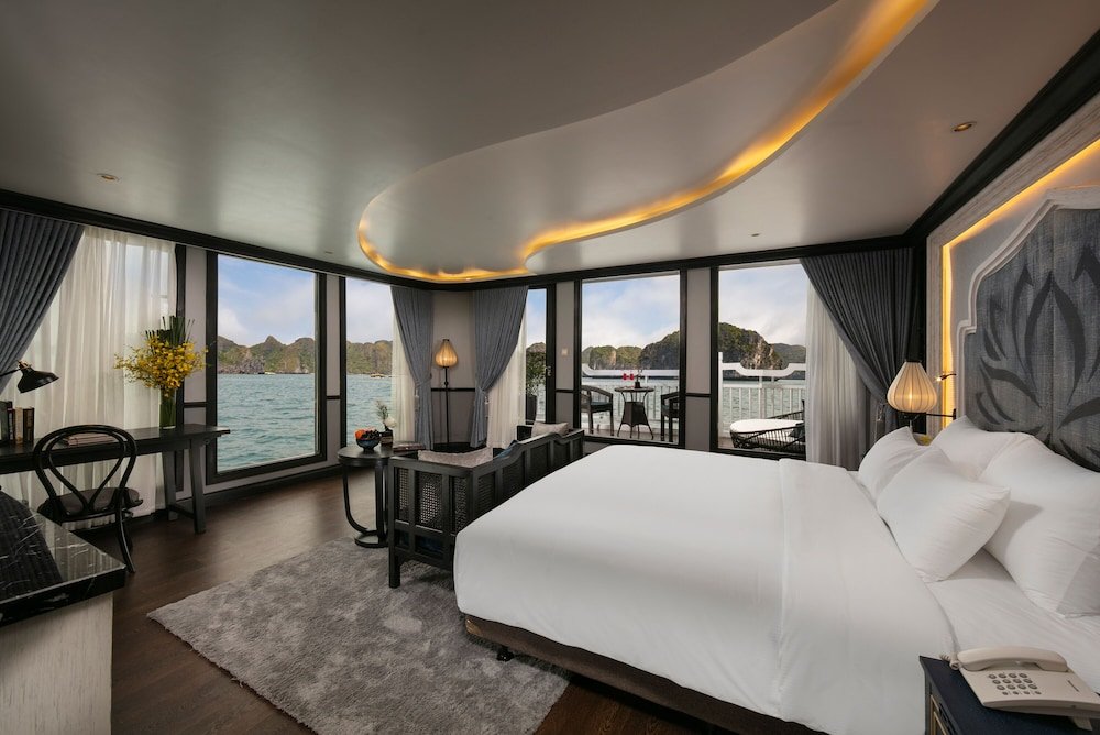 Royale suite Lapinta Luxury Cruises