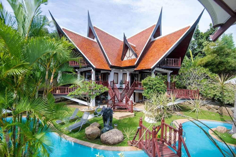 4 Bedrooms Cottage with balcony and with view Coco Palace Resort