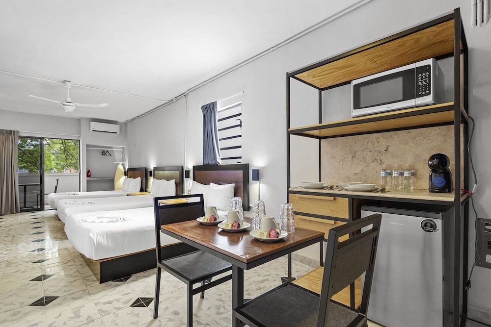 Трёхместный номер Comfort Suites Reforma by HomiRent