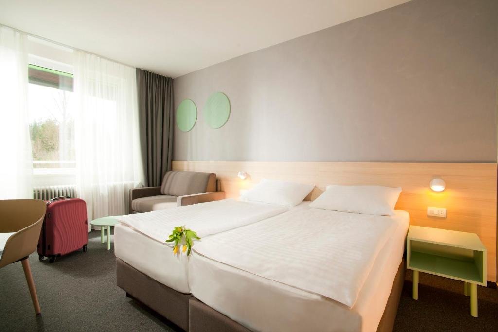 Superior Doppel Zimmer mit Balkon und mit Poolblick Hotel Vesna