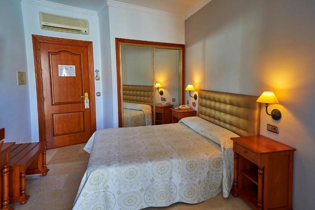 Трёхместный номер Standard Hotel Bajamar Ancladero Playa