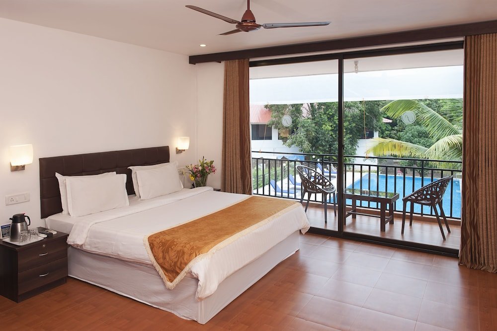Deluxe room with balcony Le Pearl Goa Resort & Spa