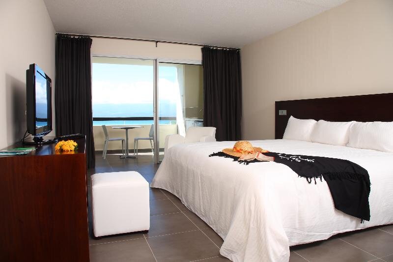Двухместный номер Standard с видом на океан Mahogany Hotel Residence & Spa