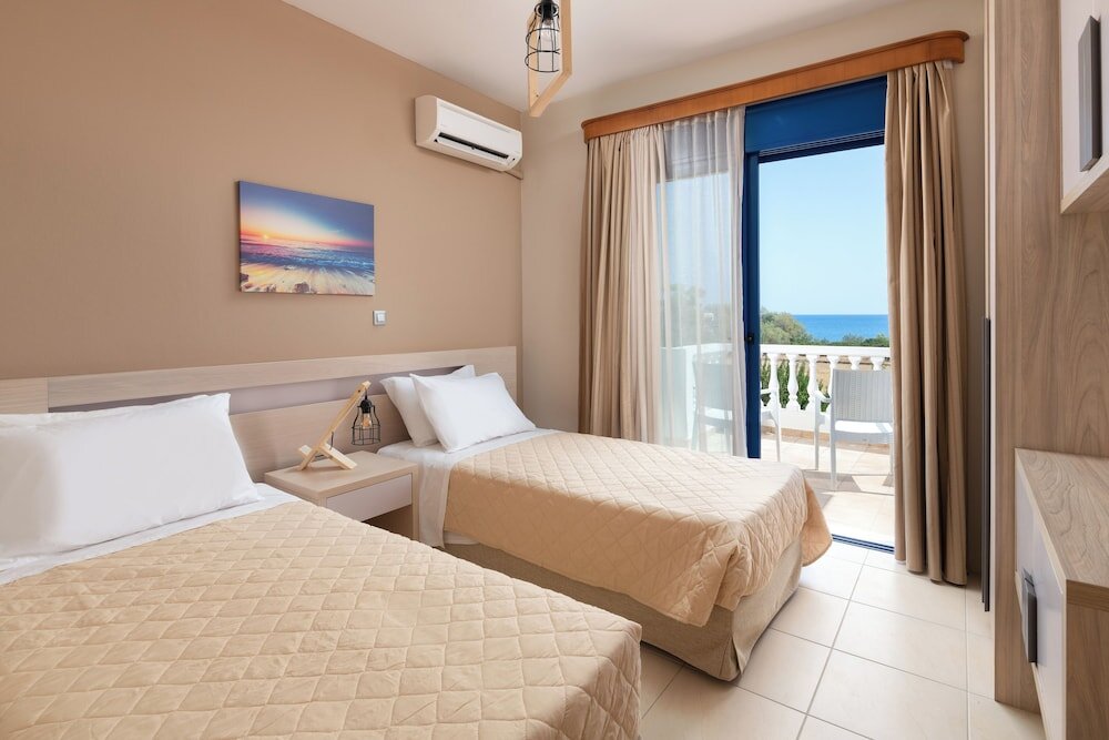 Villa Luxury con balcone e vista litorale RITA MARE seafront villas