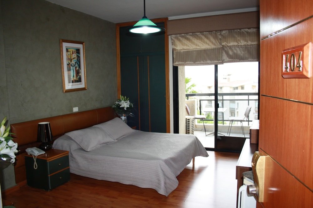 Standard double chambre avec balcon Camelot Hotel