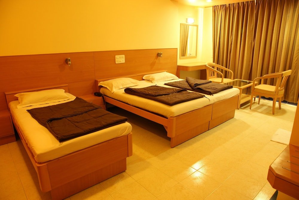 Deluxe room Hotel Ravikiran