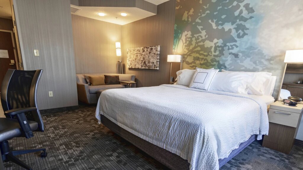 Номер Standard Courtyard by Marriott Cleveland Willoughby