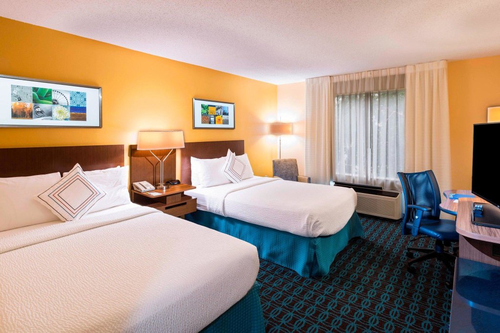Двухместный номер Standard Fairfield Inn & Suites by Marriott Atlanta Buckhead