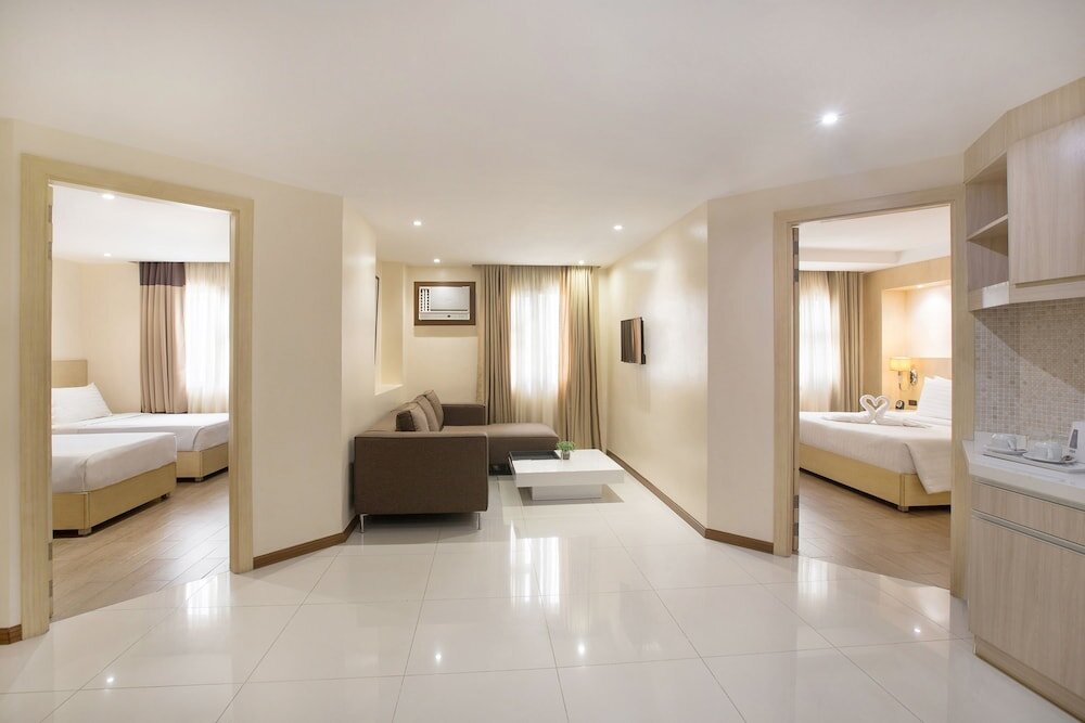 Люкс Royal с 2 комнатами Golden Prince Hotel & Suites