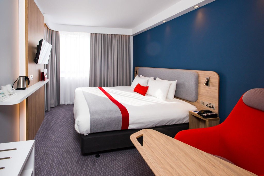 Standard room Holiday Inn Express Burton on Trent, an IHG Hotel