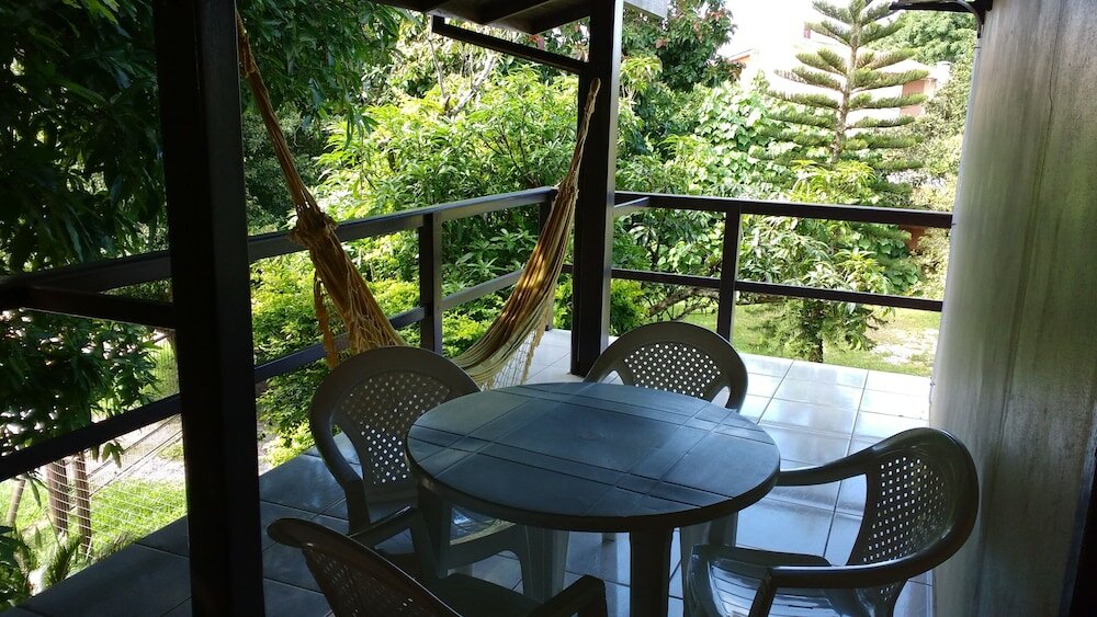 Family Suite with balcony Hospedaria Ondas do Rosa