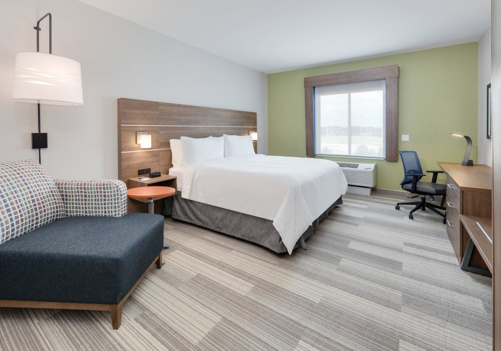 Suite Holiday Inn Express & Suites Plano - The Colony, an IHG Hotel