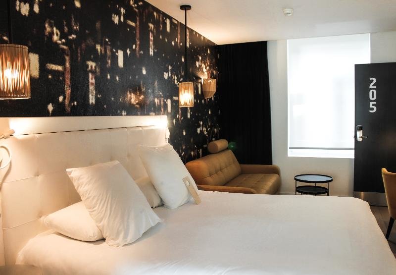 Четырёхместный номер Prestige Boa Hotel - BW Signature Collection - Lille Centre Gares