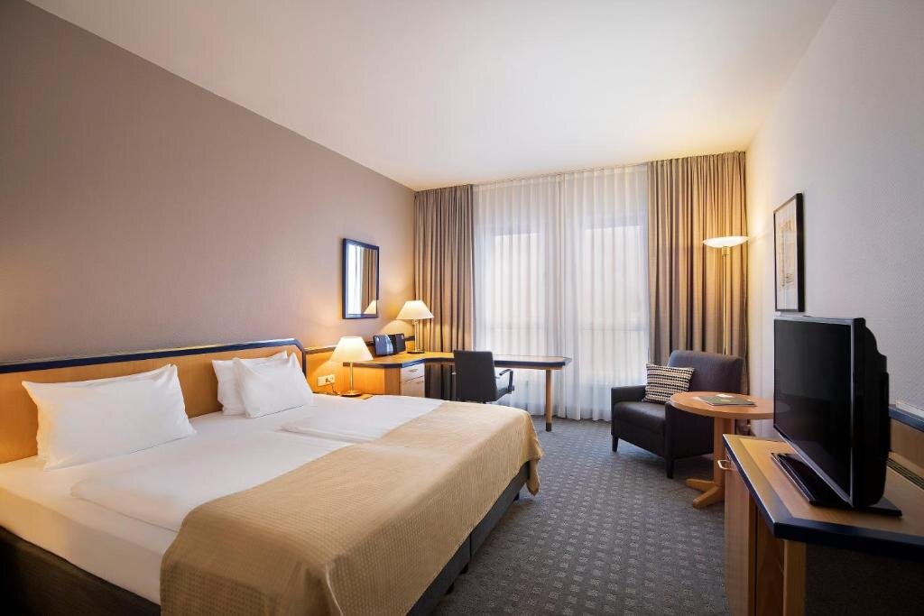 Premium Doppel Zimmer mit Hafenblick Holiday Inn Hamburg, an IHG Hotel