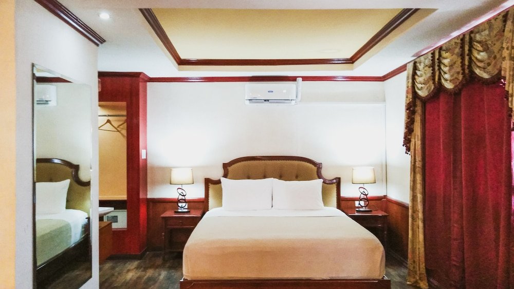 Двухместный люкс Cebu Dulcinea Hotel and Suites-MACTAN AIRPORT HOTEL