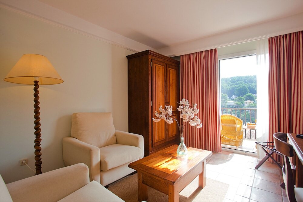 Двухместный номер Superior с балконом Hotel Cala Sant Vicenç
