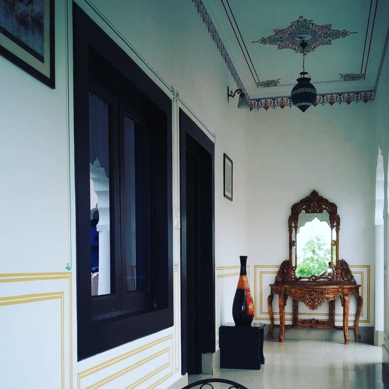 Номер Deluxe с балконом Hotel Kiran Vila Palace