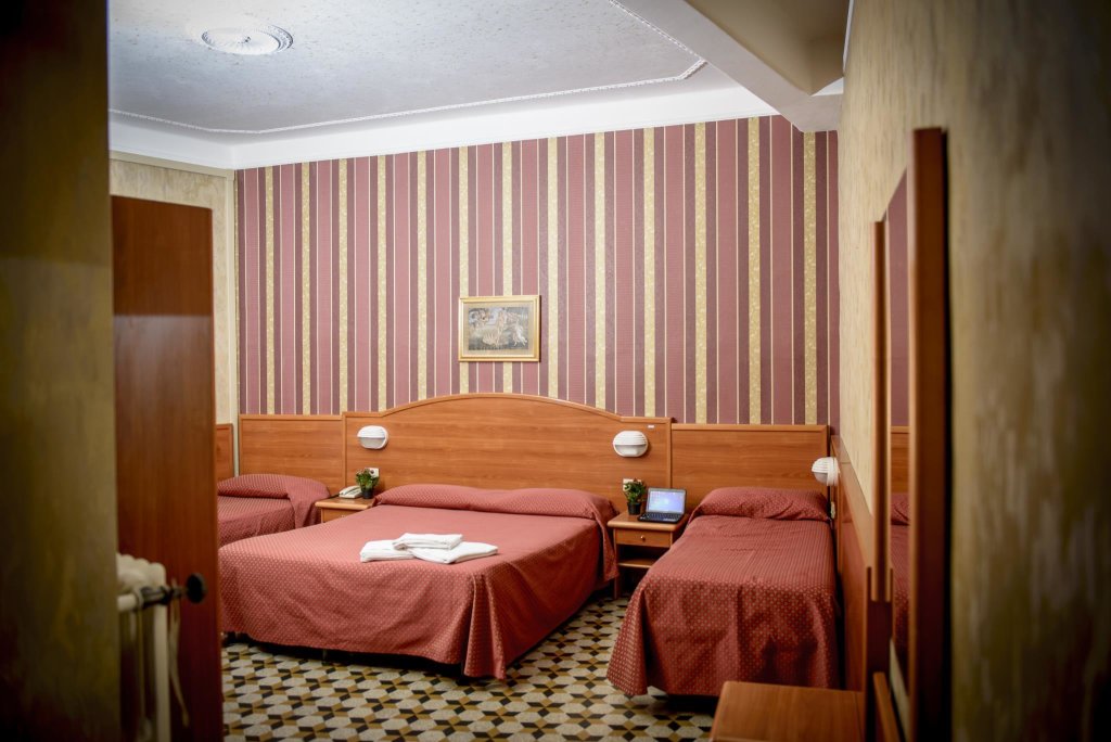Четырёхместный номер Standard Hotel Emmaus