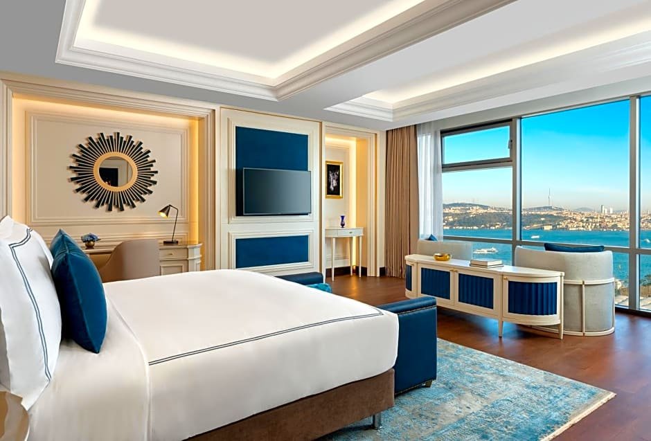 Klub Suite mit Blick auf den Bosporus The Ritz-Carlton, Istanbul at the Bosphorus