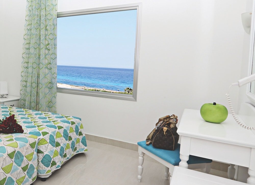 Апартаменты c 1 комнатой с балконом и с частичным видом на море Marlita Beach Hotel Apartments