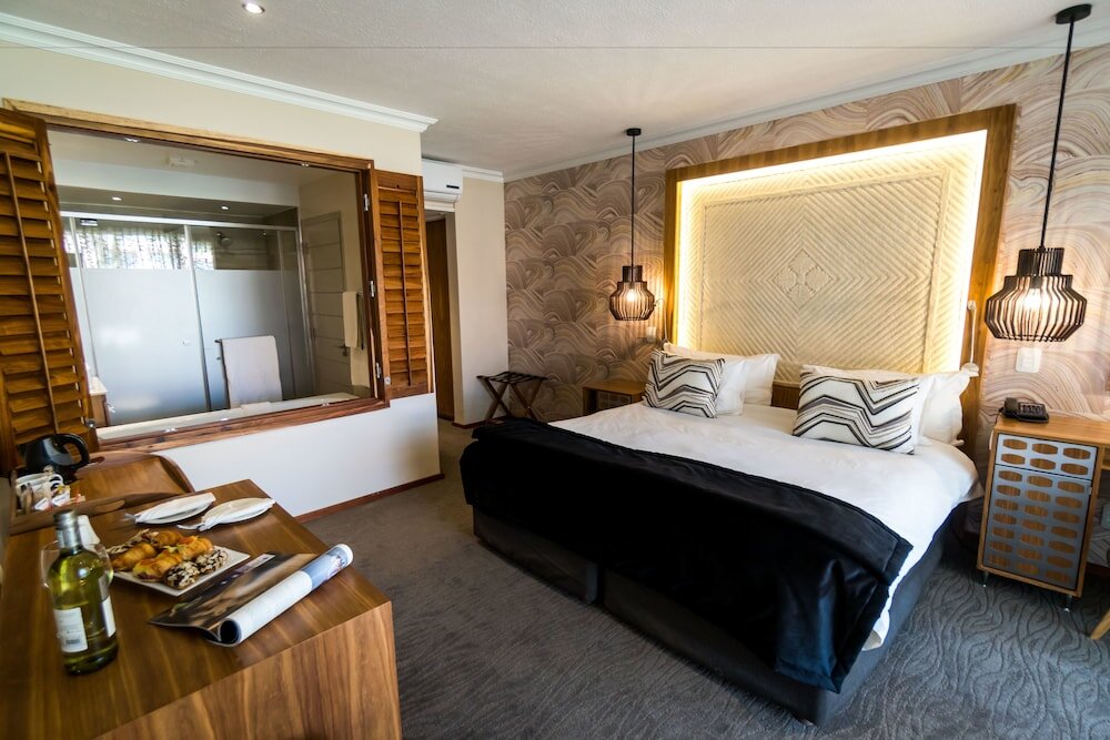 Luxury Double room Windhoek Country Club Resort